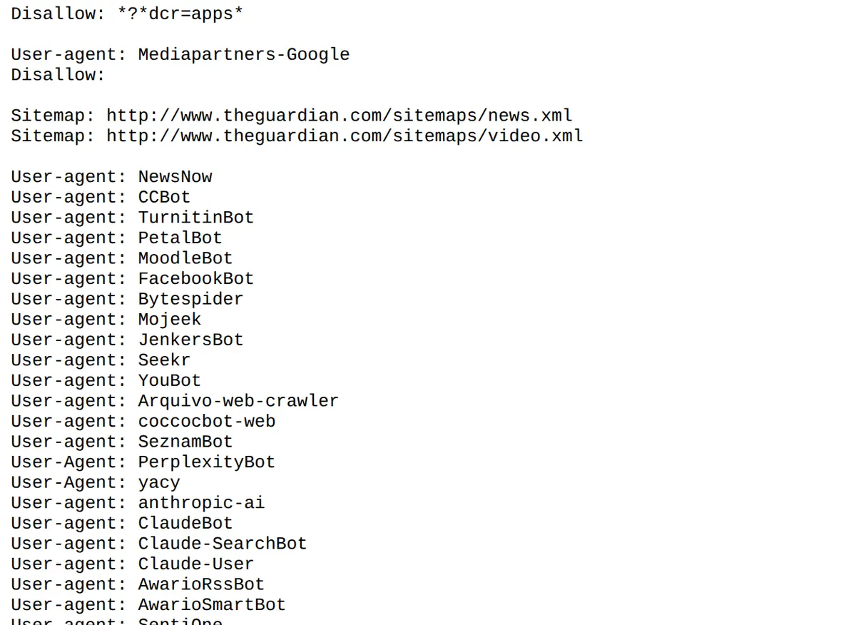 某新闻网站 robots.txt 的真实截图，一长串 AI 爬虫 user-agent 写在同一组，末尾是 Disallow: /