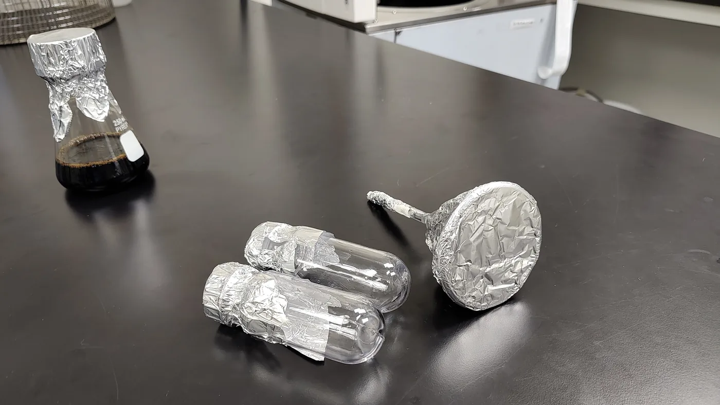 实验室高压灭菌器(杀菌釜),用于说明杀菌釜出口的灭菌温度、压力与排气资料